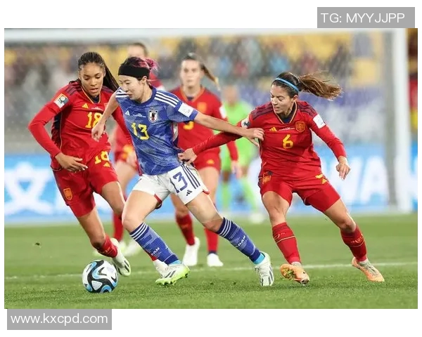 女足球员张丽荣荣蝉联最佳射手，奉献精彩进球表现