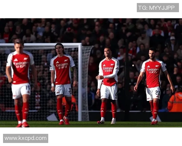 英超积分榜大变局:曼联逆袭领跑,切尔西紧随其后,利物浦跌落第三 英超积分榜大变局:曼联逆袭领跑,切尔西紧随其后,利物浦跌落第三